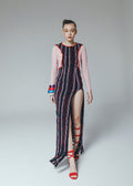 Gaga, Abito lungo asimmetrico con spacco in kente stretch intessuto a mano e tulle