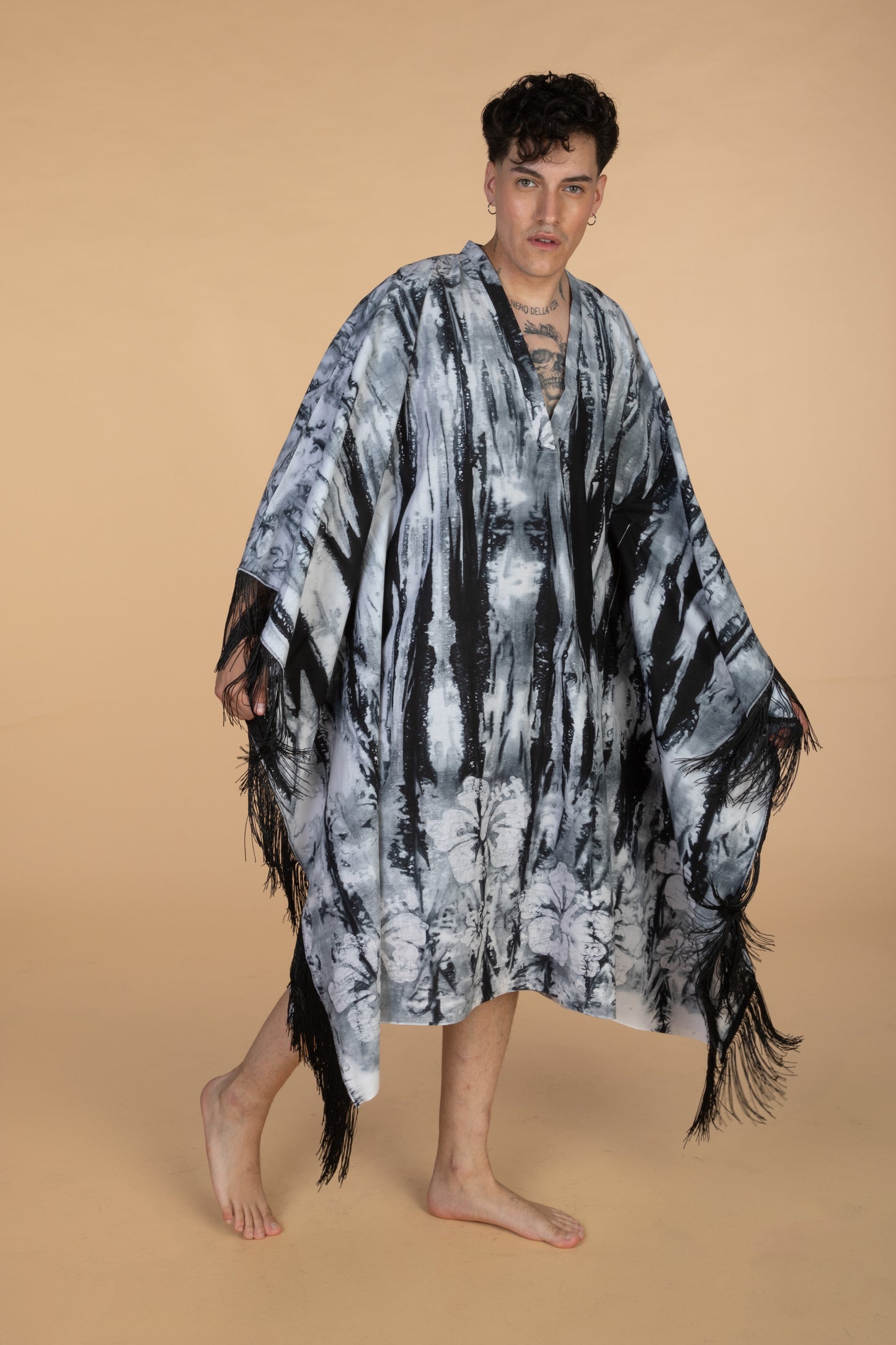 “Didi” grey marble (V neck kaftan with fringe in Batik)