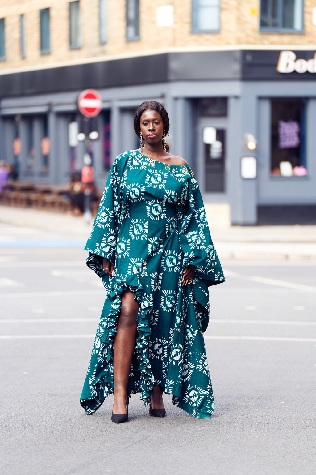 Lome, abito lungo a kaftano in batik artigianale da donna con spacco a balze