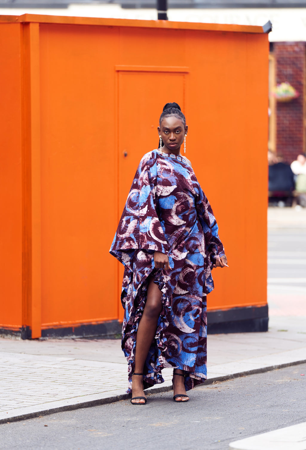 Lome, abito lungo a kaftano in batik artigianale da donna con spacco a balze