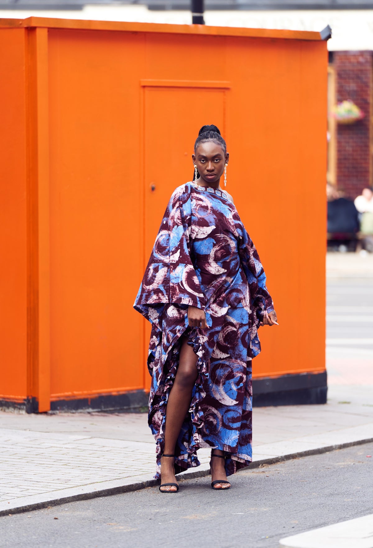 Lome, abito lungo a kaftano in batik artigianale da donna con spacco a balze