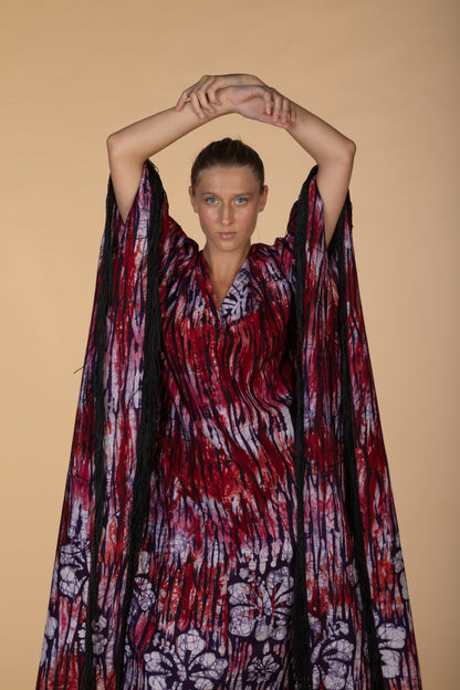 “Didi” burgundy (V neck kaftan with Fringe in Batik)