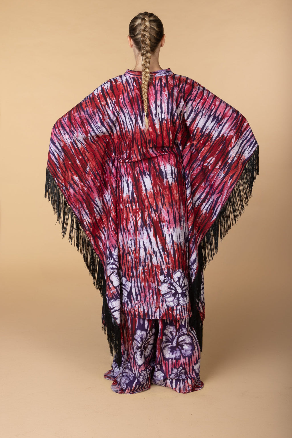“Didi” burgundy (V neck kaftan with Fringe in Batik)