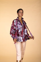 “Sona” bordeaux (Camicia di cotone con pieghe intorno al collo)