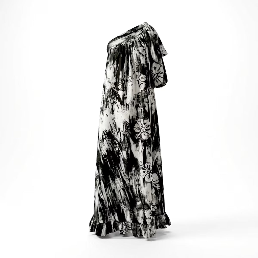 Abito da sera asimmetrico in batik Mirva con spacco e perline