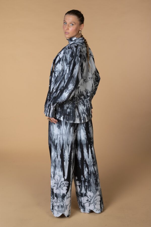 FRIDA, grey-black wide-leg batik trousers
