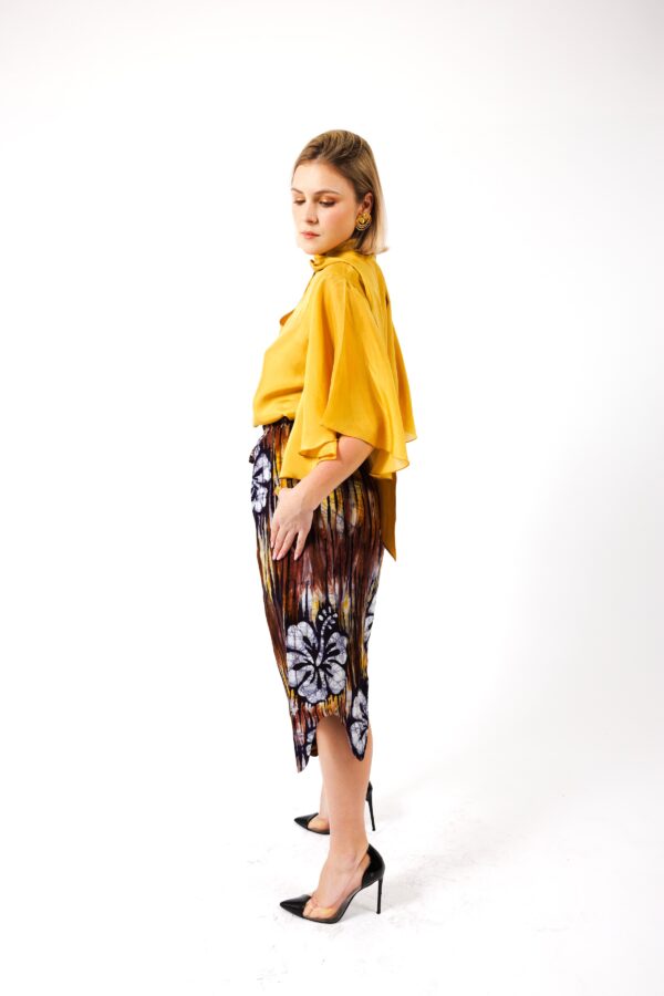 BIBI SH, Brown 3/4 Batik Shorts - Image 5