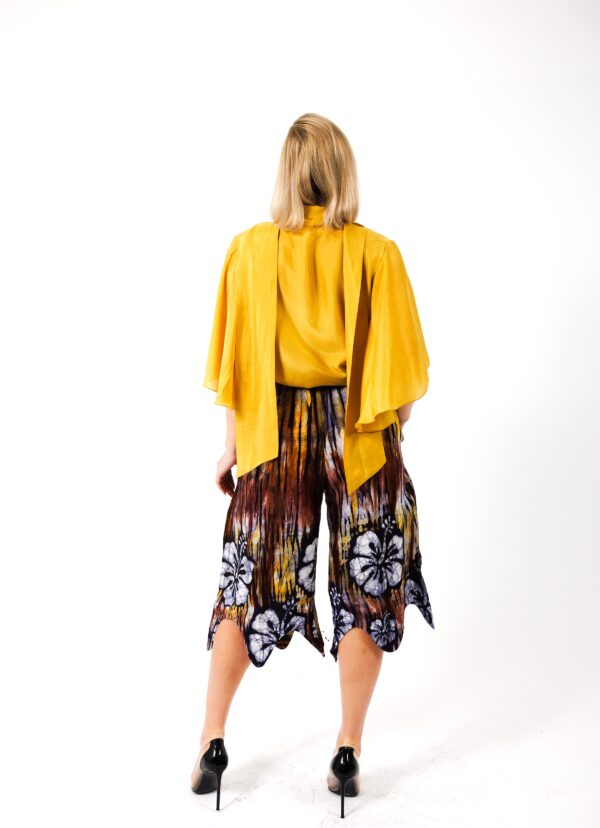 BIBI SH, Brown 3/4 Batik Shorts - Image 4