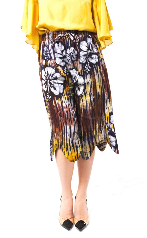 BIBI SH, Brown 3/4 Batik Shorts - Image 3